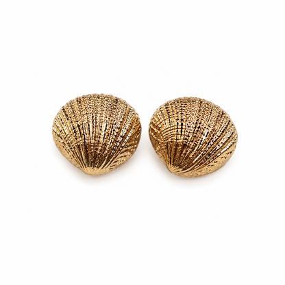 Seashell Statement Button